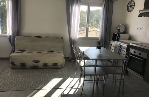 Martigues Apartment | Pet-Friendly Seaside Studio in La Couronne for Families