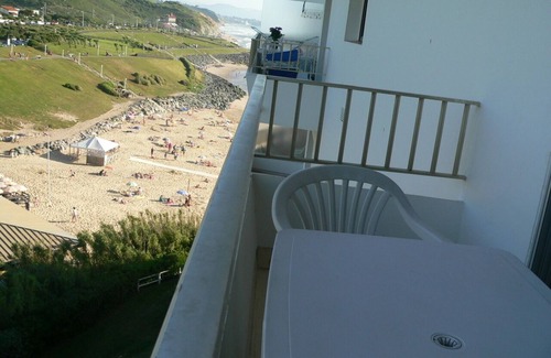 Behobie Apartment | Cozy Seaside Studio with Pool and Spa for Your Getaway