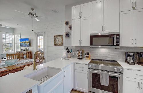 Cinnamon Shore Apartment | Relax at Seaside TC 10301 - Pet-Friendly & Pool Access
