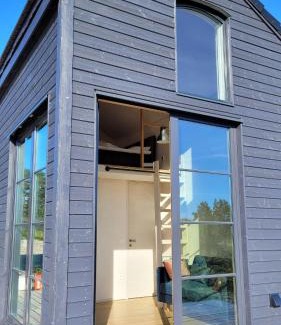 Keibu House | Seaside Tiny Maheri