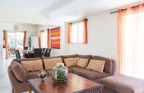 Pianotolli-Caldarello Villa | Beachside Villa with Heated Pool and Spa Near Ocean