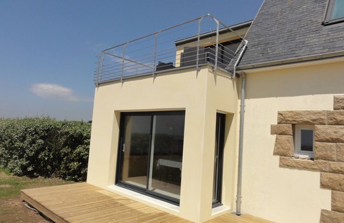 Plovan Villa | Beachfront Seaside Villa with Pool and Pet-Friendly Access