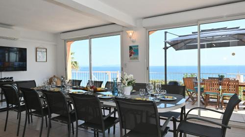 La Londe-les-Maures House | Seaside Villa With Panoramic Views In Les Îles D'or