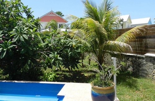 L'Autre-Bord Villa | Beautiful Seaside Villa with Pool and Ocean View