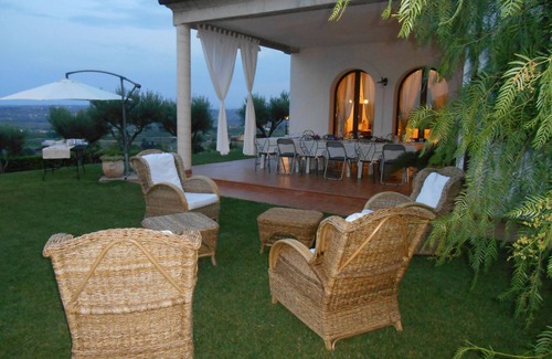 Fossacesia Villa | Elegant Seaside Villa on the Costa Trabocchi - 10/10 Rating
