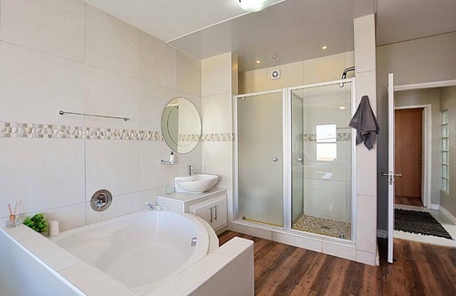 Big Bay Apartment | Beachfront Retreat: Seaside Village Penthouse with Hot Tub