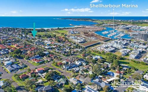 Shellharbour House | Kid-Friendly Seaside Village Retreat with Top Guest Ratings
