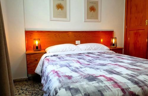 Los Abrigos Apartment | Cozy Seaside Whale Apartments with Free WiFi for Families