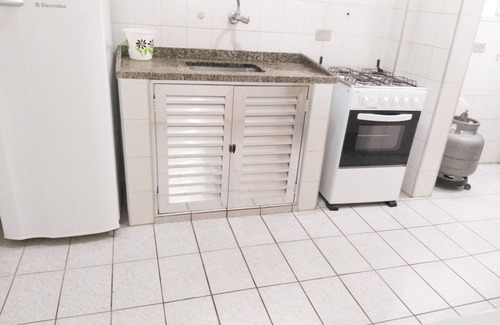 Vila Julia Apartment | Cozy Season Apartment: Walk to the Beach & Enjoy Ocean Views