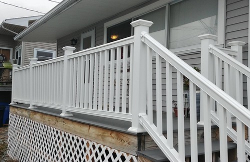 Westbrook Center Cottage | Waterview Seasonal Cottage with Pool and Spa Amenities