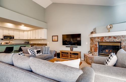 Peak 8 House | Exclusive Seasonal Rental with Hot Tub & Pet-Friendly Stay!