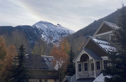 Telluride Apartment | Sunny Side Telluride Studio: Guest Rated 10/10 Retreat