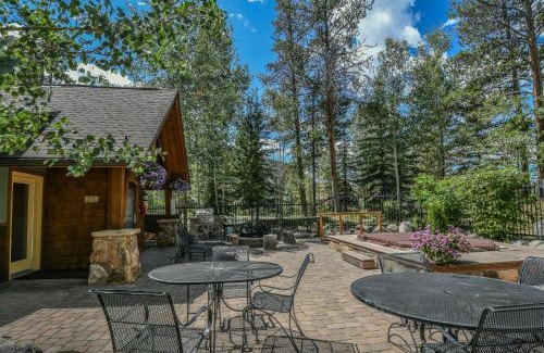 Lakeside Village House | Experience Seasons 1860: Family-Friendly with a Hot Tub