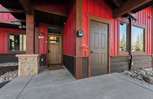 Lakeside Village Apartment | Guest Rated 10/10: Seasons at Keystone #1886 Retreat