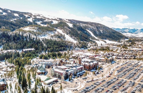 Lakeside Village Apartment | Guest Rated 10/10: Seasons at Keystone #1886 Retreat