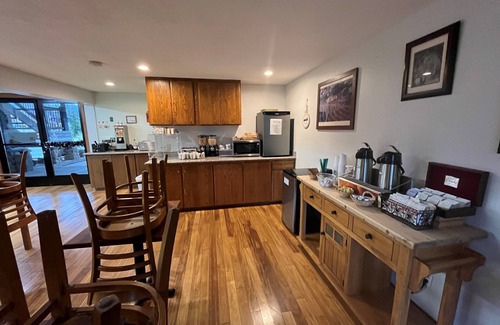 Morton Hotel | Seasons Motel: Family-Friendly with Top Amenities & 8.8 Rating