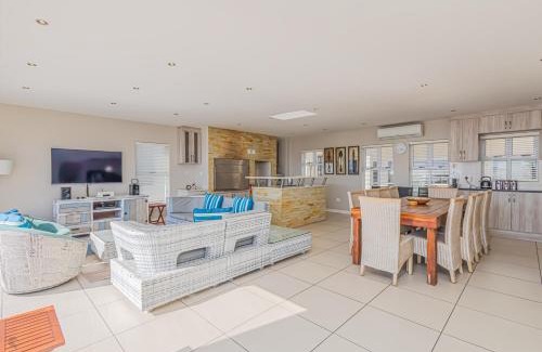 Calypso Beach House | Serene Seasons at Langebaan - Family-Friendly Getaway