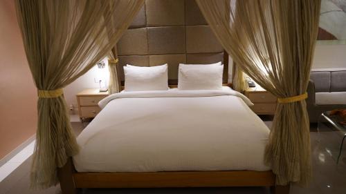 Rajkot Hotel | Discover Seasons Rajkot: 5-Star Elegance with Ocean Views