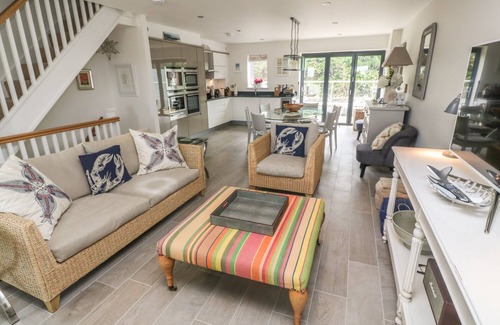 Constantine Bay House | Family-Friendly SEASPELL BEACH HOUSE with Ocean View