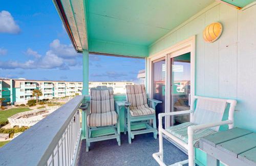 Morehead City Apartment | Seaspray 320: Oceanfront Escape with Pool & Family-Friendly Perks