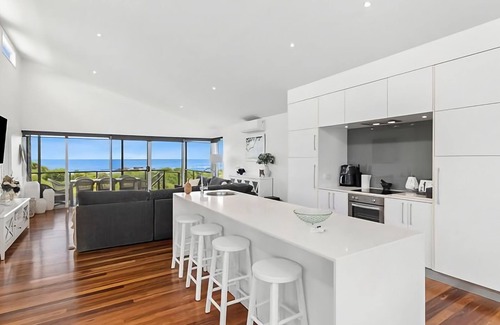 Tomakin House | Guest Rated 10/10 at Seaspray Daze - Tomakin Beach Retreat