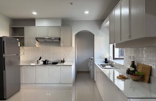 Ban Chang Apartment | Relax at Seastar Hotel with Pool and Family-Friendly Services