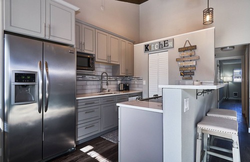 Tukwila Condo | Prime SeaTac Condo: Family-Friendly & Near Attractions!