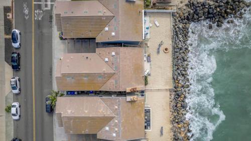 South Oceanside House | Oceanfront Seaview 1135A: Pet-Friendly Retreat with Beach Access