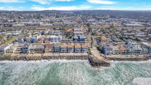 South Oceanside House | Oceanfront Seaview 1135A: Pet-Friendly Retreat with Beach Access