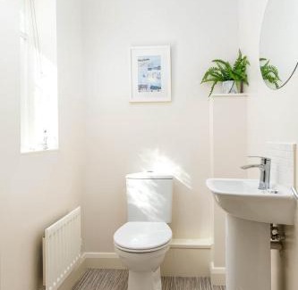 Portishead House | Seaview 2-Bed with Private Parking, Portishead