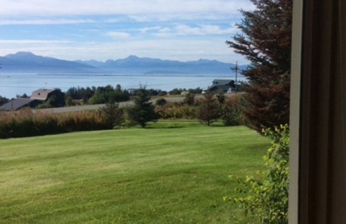 Kachemak House | Oceanfront Escape with Breathtaking Kachemak Bay Views