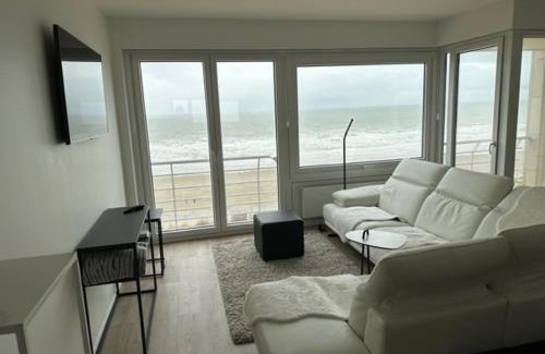 Nieuwpoort-aan-Zee Apartment | Oceanfront Bliss at Seaview and Sun, Nieuwpoort