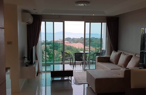 Pratumnak Hill Apartment | Elegant Seaview Apartments with Pool and Two Bedrooms