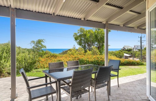 Peppermint Grove Beach House | Pet-Friendly Seaview Beach House with Oceanfront Hot Tub