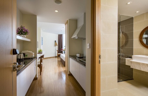 Tran Phu Beach Apartment | Affordable Seaview Beachfront Studio with Pool Access