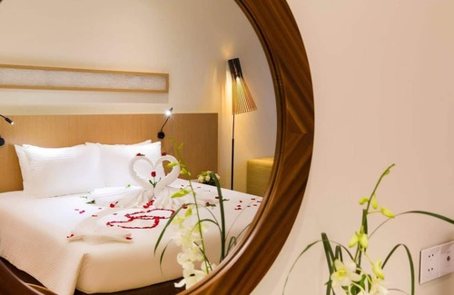 Tran Phu Beach Apartment | Affordable Seaview Beachfront Studio with Pool Access