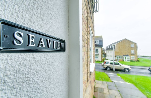 Broadstairs Apartment | Oceanfront Bliss at Seaview - Cheviot Court, Rated 10/10