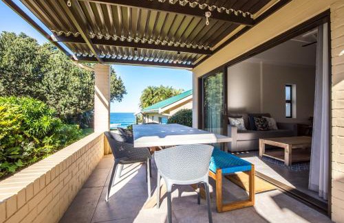 Marina Beach Apartment | Beachfront Retreat: Seaview Cottage Barry @ Surf Spray