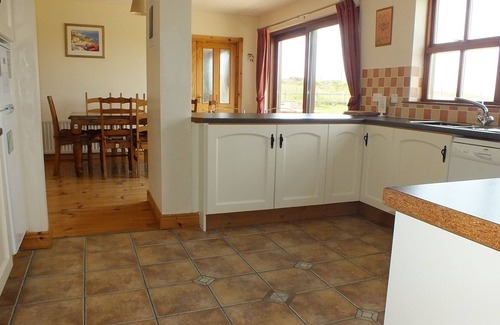 Downings Cottage | Seaview Cottage Downings Wifi/Pets/BBQ/Views/Decking/Garden/Open Fire/Parking
