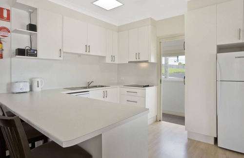 Bermagui Cottage | Seaview Cottage - Bright Oceanfront Escape with Pool