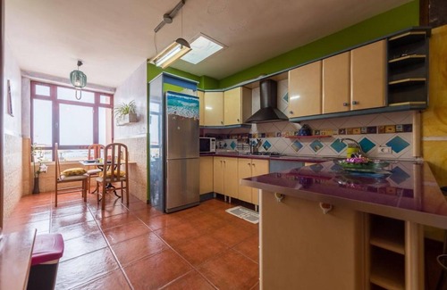 Playa de Arinaga Apartment | Seaview Faro Arinaga: Pet Friendly with Pool & Breakfast
