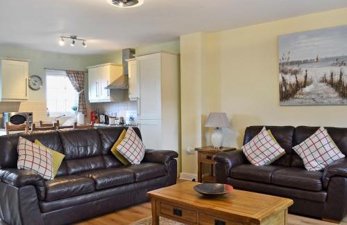 Garlieston House | Seaview: 4-Star Hotel with Pet-Friendly Amenities