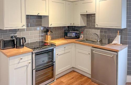 Gorran Haven House | Seaview: 4-Star Family-Friendly Getaway with Top Reviews