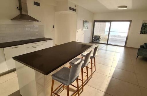 Netanya Apartment | Seaview Holiday Apartment: Guest Rated 10/10 & Family-Friendly
