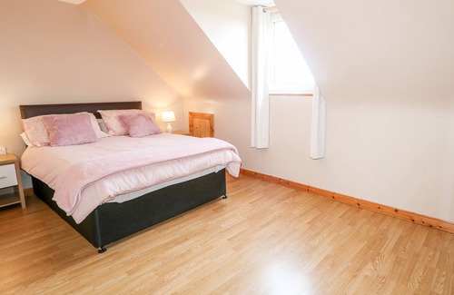 Rinboy Cottage | Seaview: Pet-Friendly Oceanfront Retreat with Breakfast