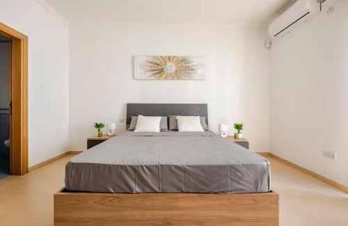 Swieqi Apartment | Seaview Jacuzzi 3BR Penthouse
