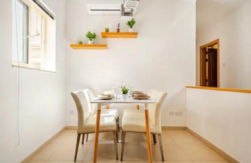 Swieqi Apartment | Seaview Jacuzzi 3BR Penthouse