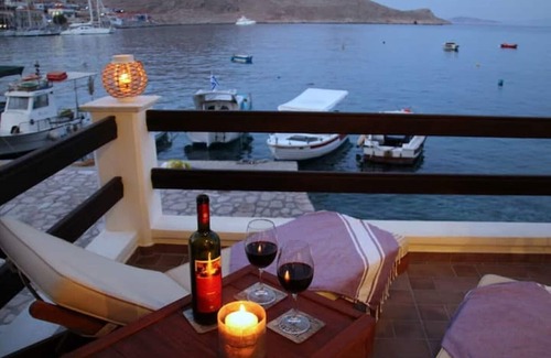 Halki House | Relaxing Seaview Suite with Family Amenities & Kitchen