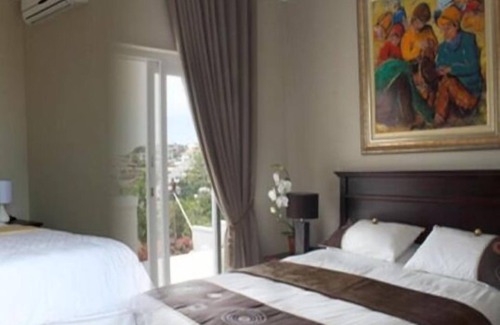 La Lucia Bed & Breakfast | Seaview Manor: Highly Rated B&B with Pool & Breakfast