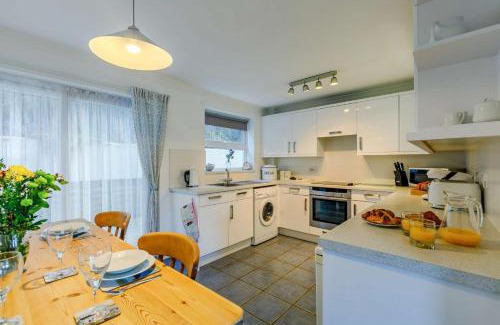 Porthleven House | Pet-Friendly Seaview Moorings with Excellent Guest Reviews